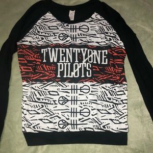 21 pilots LOT